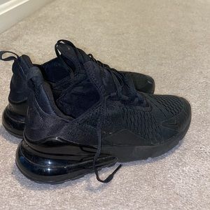 Black Nike 270’s